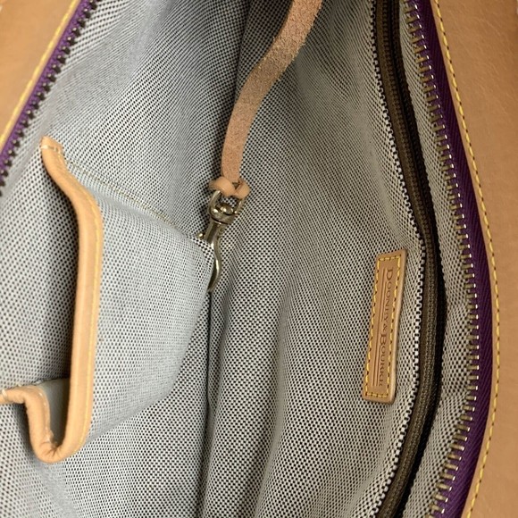 Dooney & Bourke Signature Pink Canvas Medium Slim Pouch DB Logo New without Tag - Picture 7 of 8